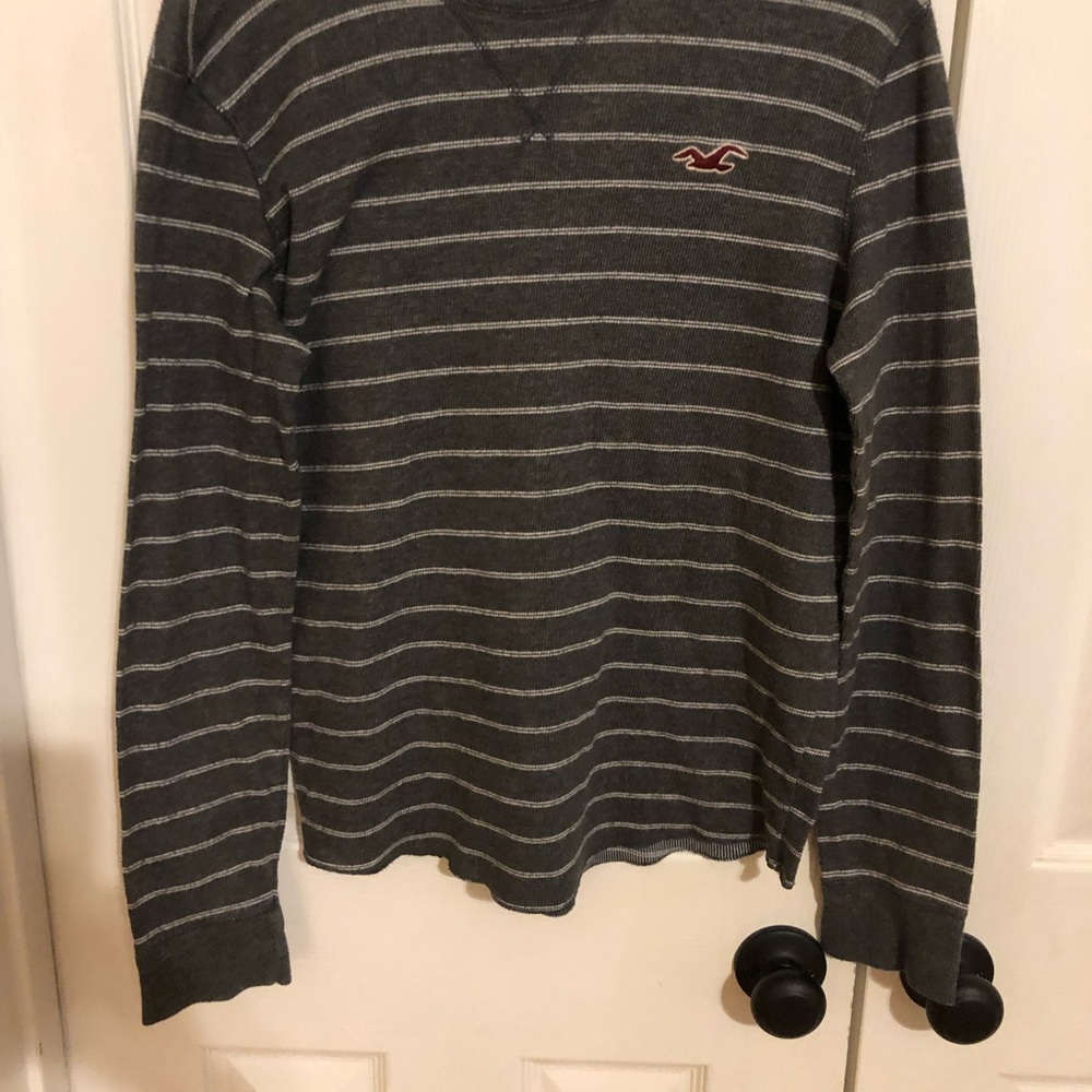 Hollister Boys long sleeve gray and white striped shirt size Large